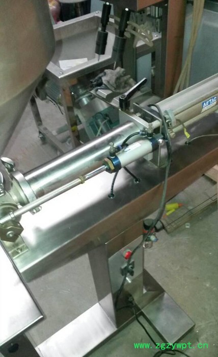 立式膏体,灌装机,农药灌装机,化妆品灌装机 包装机械图2