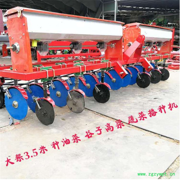 黄芩中药可调精播机精播机 拖拉机带娃娃菜精播机哪有图4