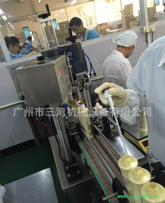 全自动定量灌装机 洗洁精灌装机 润滑油灌装机 小型液体灌装机图2