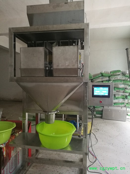 供应炒货包装机 称重灌装机 称重包装机颗粒包装机瓜子计量包装机图4