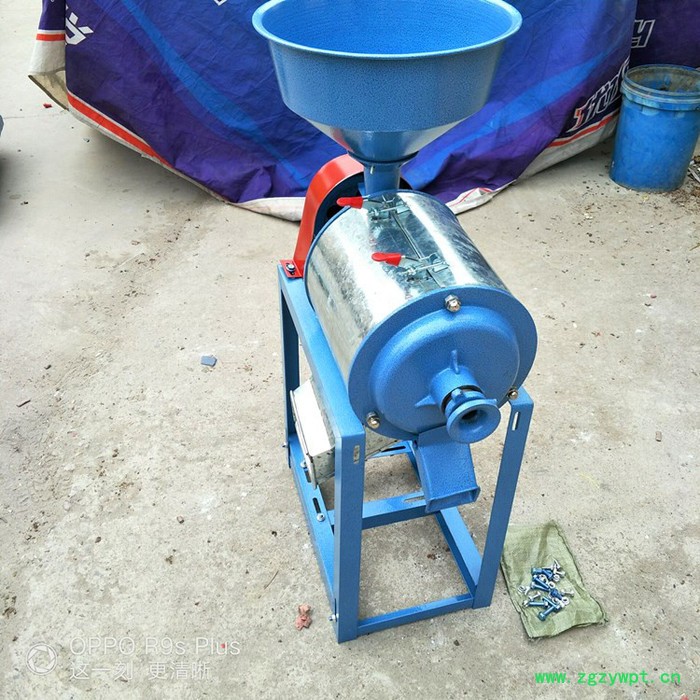 三相电粮食磨面机  小麦脱皮磨粉机 齿盘式药材制粉机 中药材打粉机图4