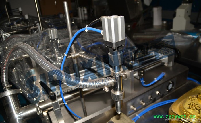 0-2.5L卧式气动自吸式液体灌装机 洗发水灌装机 直销饮料图3