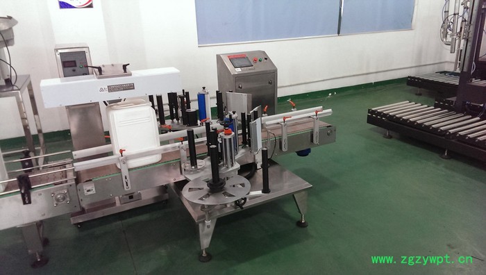 全自动称重灌装机，全自动4头20L称重式灌装机，液体肥料称重灌装生产线，20L添加剂称重灌装线,图4