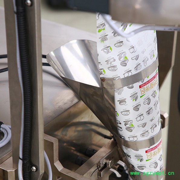 非标定制颗粒封口机 连袋式食品颗粒灌装机 炒货零食包装机 红枣核桃葡萄干年货包装机 高速自动定量称重包装机定制批发图6