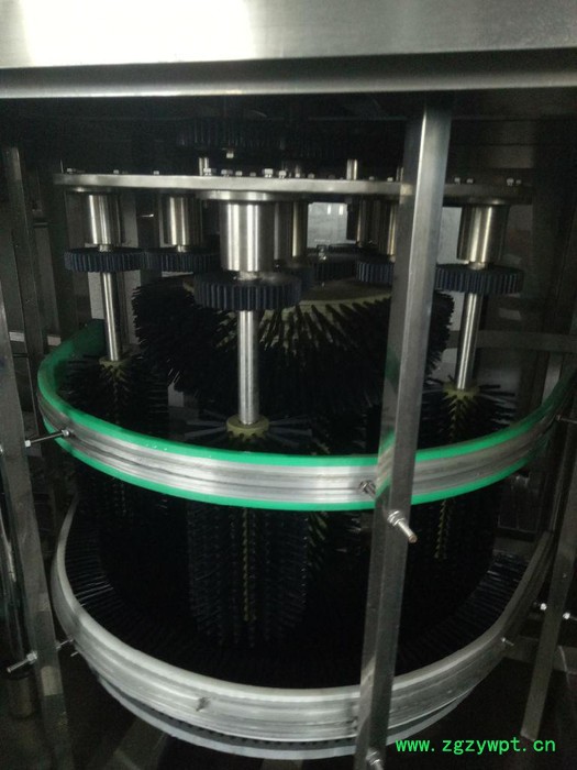 5升大桶灌装生产线  矿泉水、色拉油灌装生产线   三合一灌装机图4