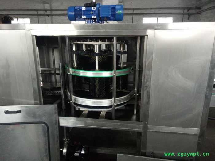 5升大桶灌装生产线  矿泉水、色拉油灌装生产线   三合一灌装机图3