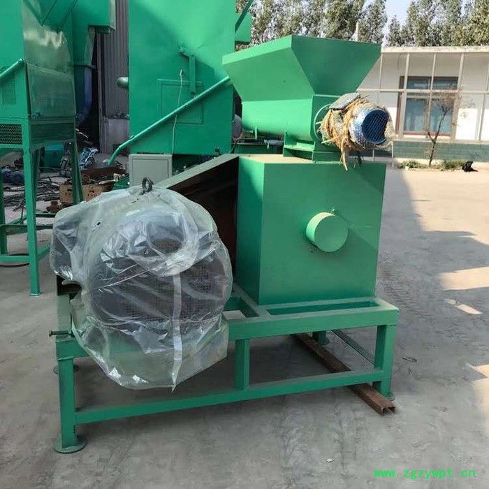 豆秸饲料颗粒机畜牧业饲料颗粒机树枝果木制粒机鸭类羊类肉类颗粒机木粉制粒机调味品颗粒机农作物颗粒机板蓝根中药颗粒图4