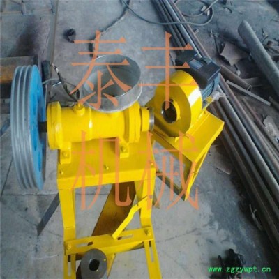 江苏省多功能玉米膨化机 新款食品谷物膨化机 12千瓦养殖饲料膨化球机 饲料药片机 狗粮颗粒机出口