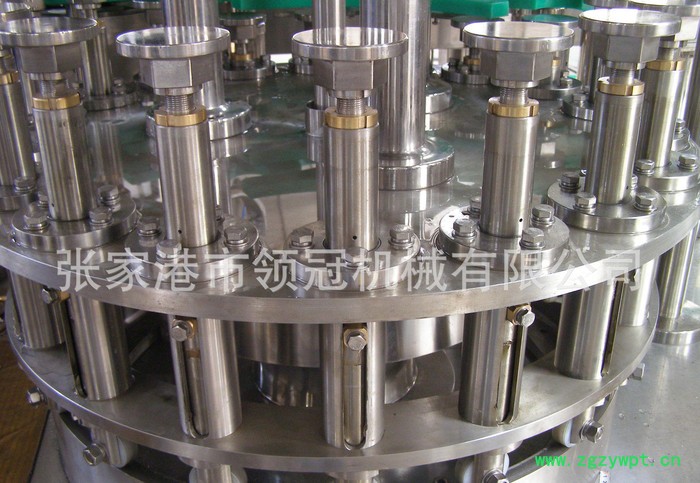 全自动酒水灌装设备 瓶装汽水灌装机 定量液体灌装三合一灌装机图2