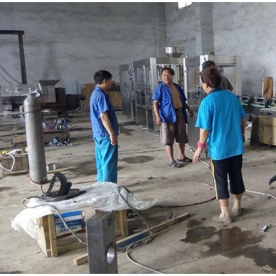 天众公司生产小型葡萄皮压榨脱水机、小产量葡萄除梗破碎机、小型葡萄酒灌装生产线