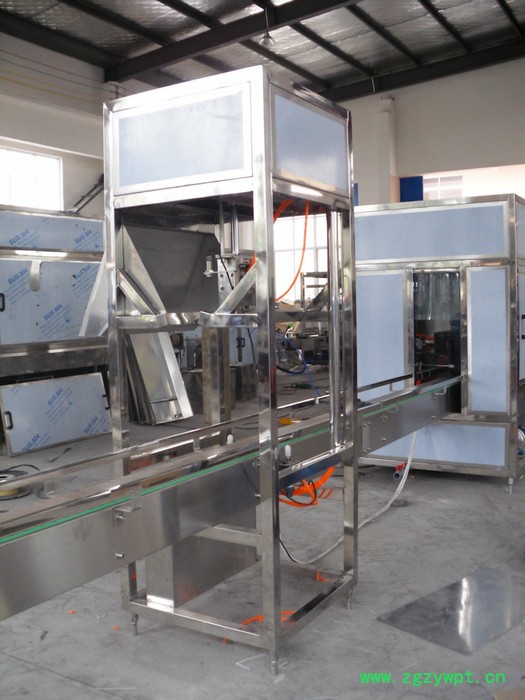 领冠机械QGF-120 矿泉水桶装机  纯净水灌装生产线  全自动冲洗灌装封口一体机  自动拔盖刷桶机图5