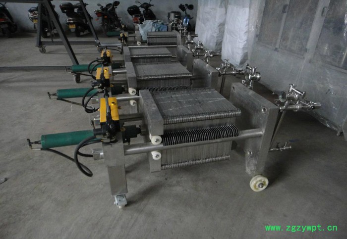 厂家不锈钢高效葡萄除梗破碎机、果酒输浆泵、葡萄酒灌装生产线图3