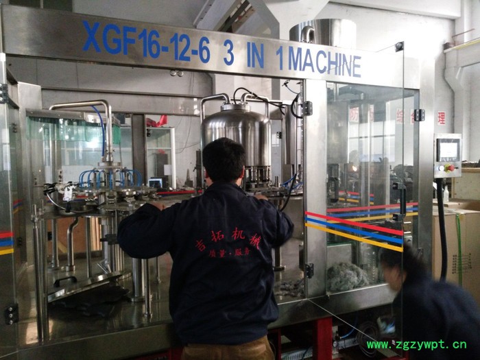 全自动小瓶灌装生产线，矿泉水设备厂家，饮料机械设备，瓶装水灌装机图6