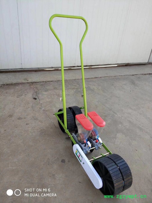 临泽县蔬菜种子播种机中药材小颗粒种子播种机播种机价格图2