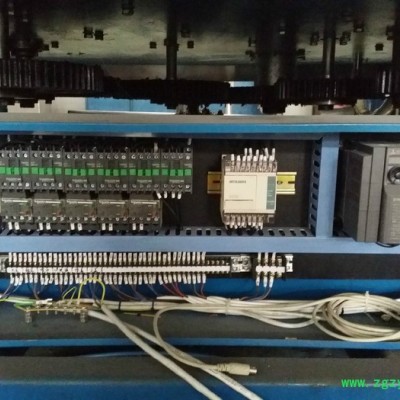 全自动三合一灌装机  百岁山瓶装水灌装生产线  全套饮料灌装设备CGF14-12-5