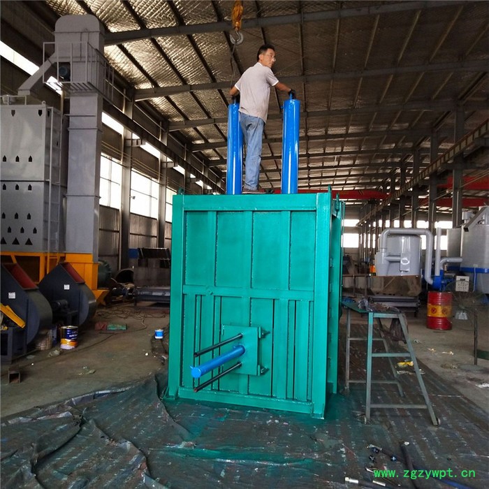 振科机械供应立式饮料瓶塑料薄膜中药材打包机 立式打包机 废吕合金打包机批发厂家图2