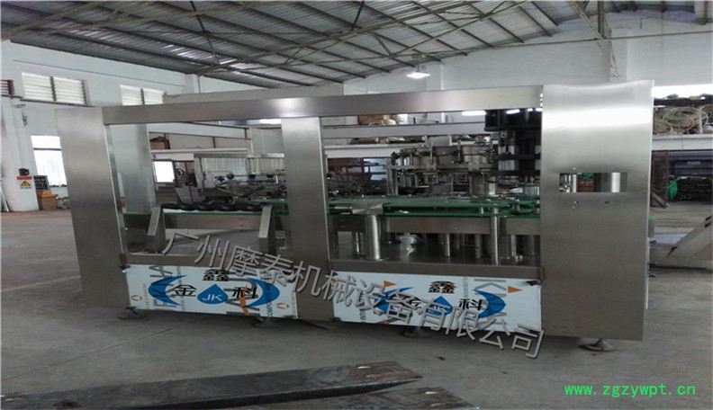 三合一洗灌封常温灌装机_副本_副本