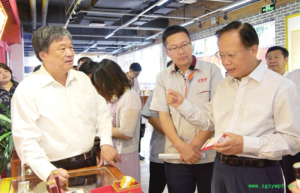 国家中医药管理局入企调研宏济堂智慧中药房获得肯定